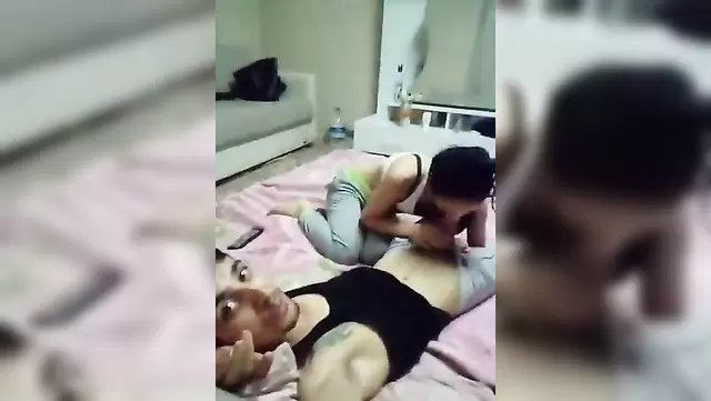 Turks recorded a real blowjob on the phone