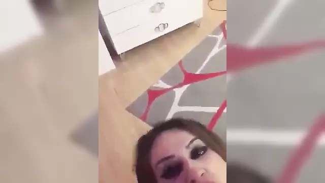 Turkish Bitch Sucked By Stranger's Husband